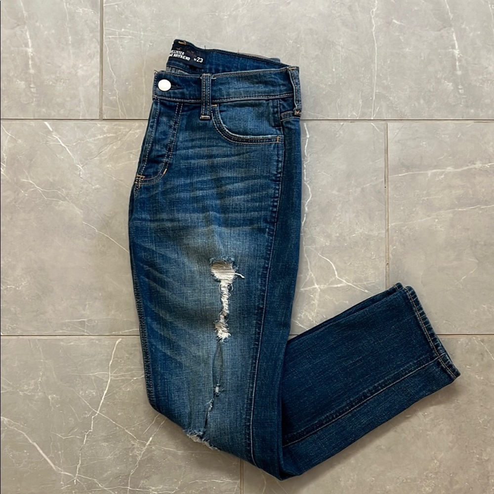 Hollister “vintage boyfriend” medium wash distressed jeans size 00